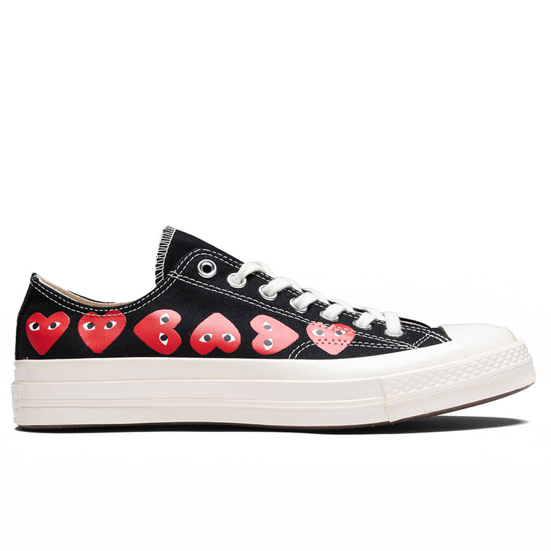 Converse X Comme des Garçons - Noire Basse (multi coeurs rouge)